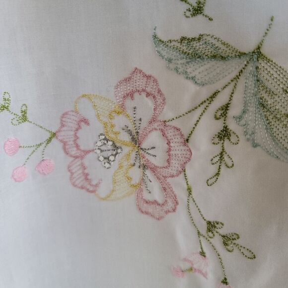 Vintage window treatment 1 single panel floral embroidery white cottagecore coun - Picture 6 of 7
